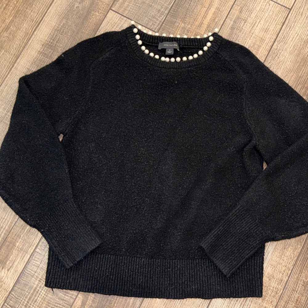 Ann Taylor Black Pearl Embellished Crew Neck Sweater Womens Medium Wool Blend